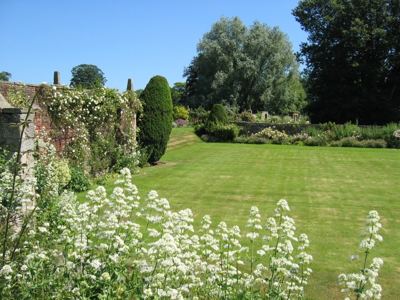 Whalton Manor Gardens